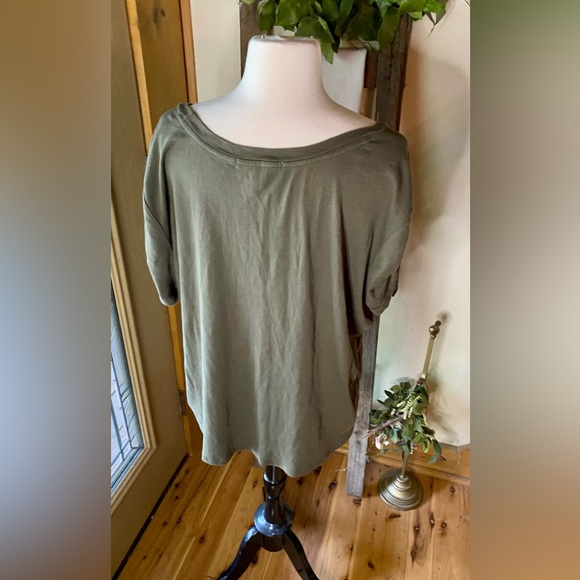 ✨Lauren Ralph Lauren Top with Metal Clip Sleeves✨ - Picture 3 of 10